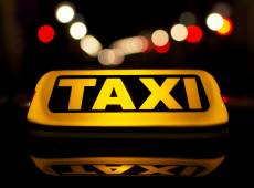 V Karviné mohou senioři jezdit taxíkem za výhodnou cenu. Nyní nově až šest jízd za měsíc