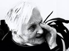 Domácí násilí hrozí i seniorům, okolí může pomoci Domácí násilí hrozí i seniorům, okolí může pomoci