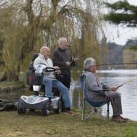 Elektrický skútr umožňuje seniorům a handicapovaným volnost pohybu