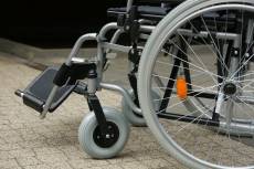 Zdravotní postižení se týká téměř poloviny seniorů