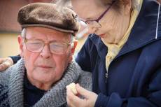 Nejstabilnější vztahy seniorů vznikají podle psychologů z dlouholetých přátelství